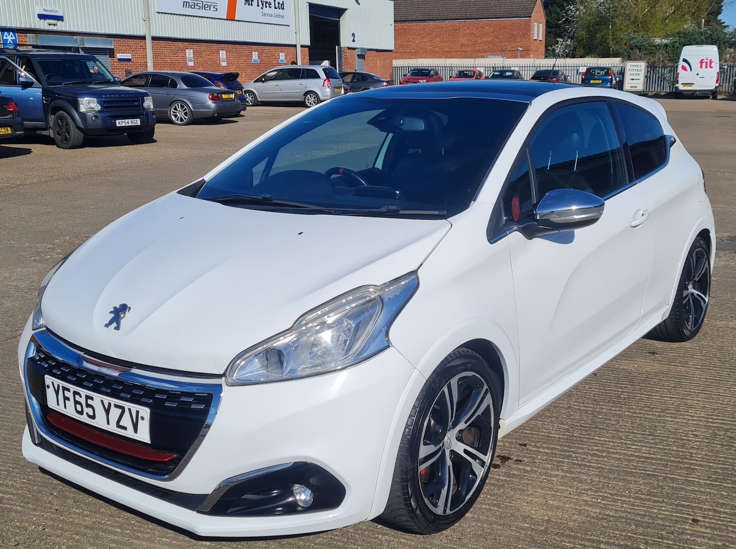Used Peugeot 208 2015 for sale - 76571418: Photo 1