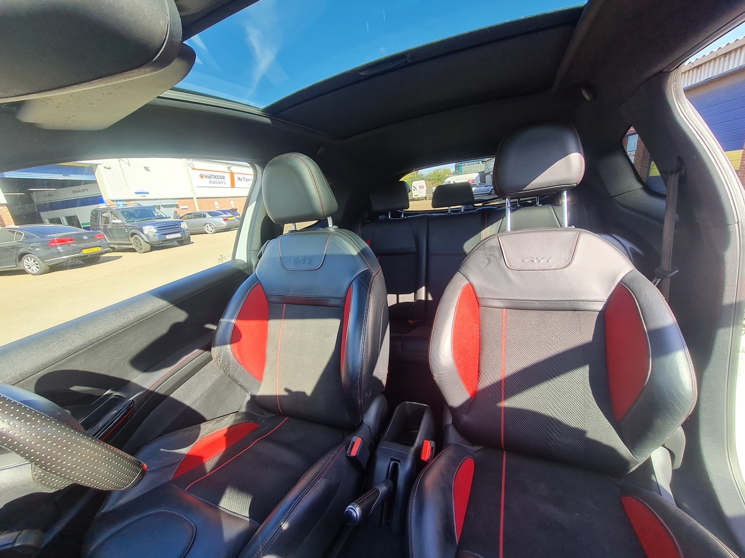 Used Peugeot 208 2015 for sale - 76571418: Photo 11