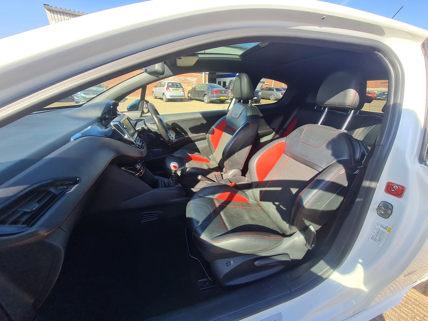 Used Peugeot 208 2015 for sale - 76571418: Photo 13