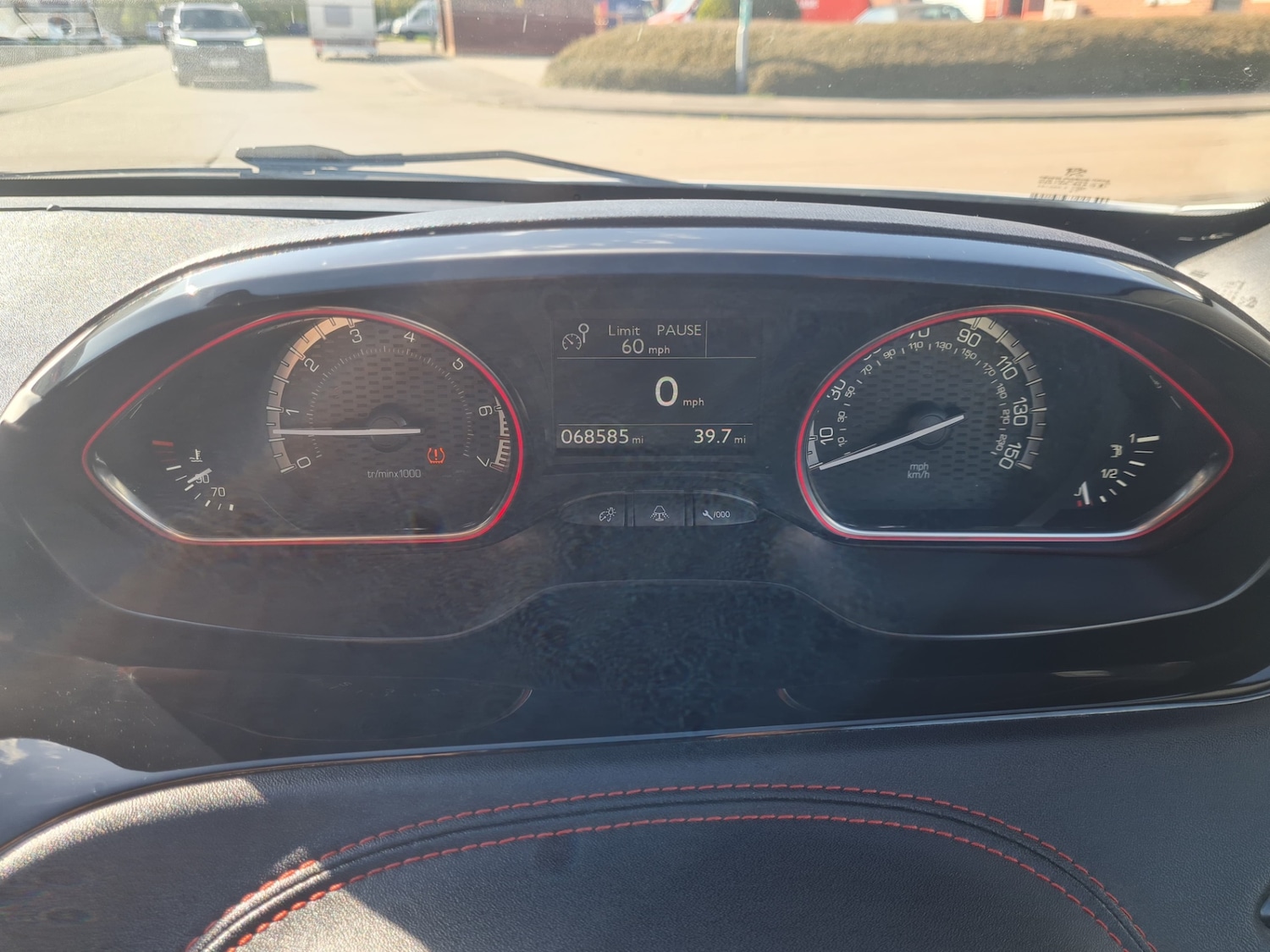 Used Peugeot 208 2015 for sale - 76571418: Photo 15