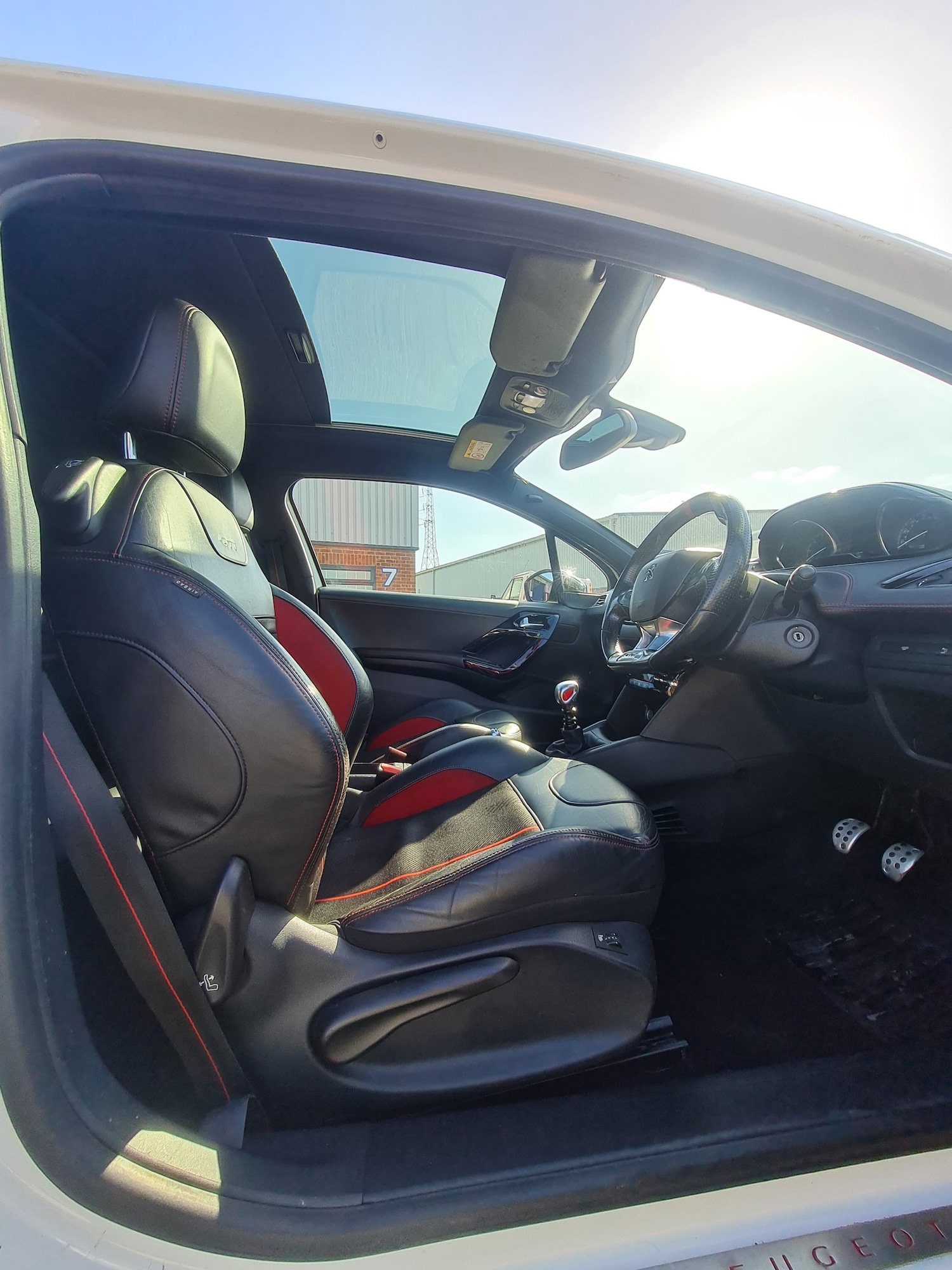 Used Peugeot 208 2015 for sale - 76571418: Photo 19