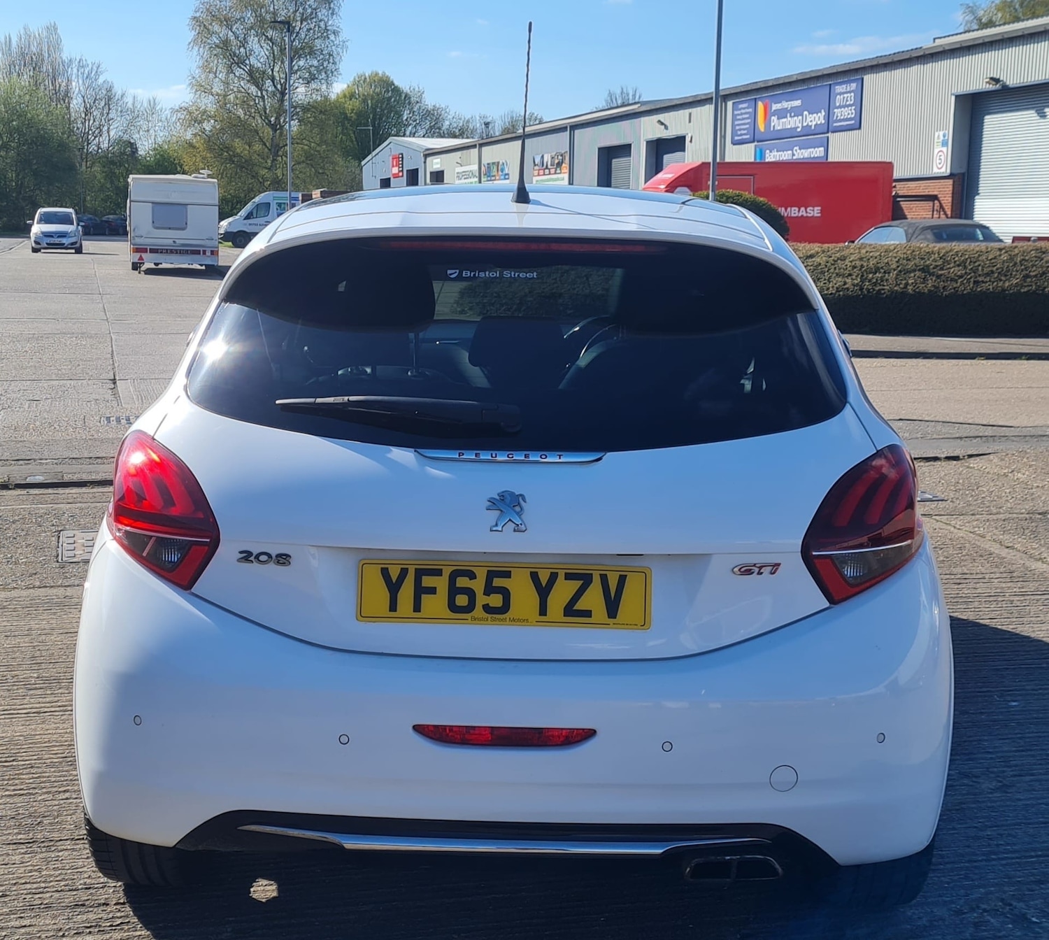 Used Peugeot 208 2015 for sale - 76571418: Photo 2