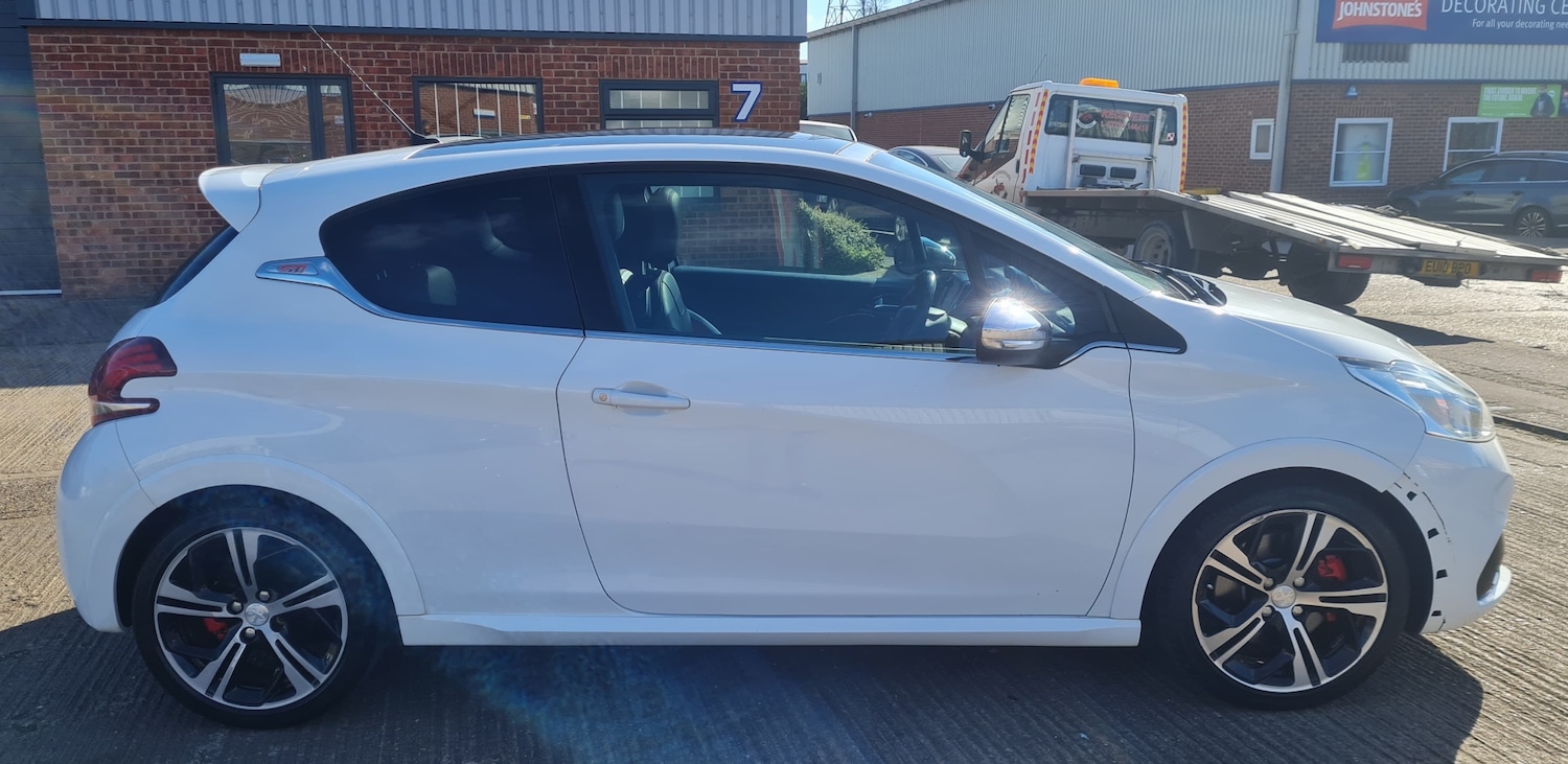 Used Peugeot 208 2015 for sale - 76571418: Photo 4