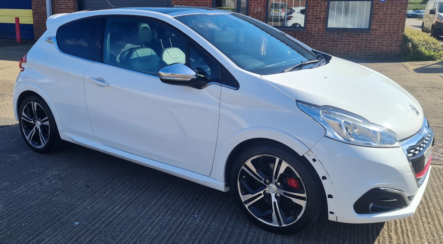 Used Peugeot 208 2015 for sale - 76571418: Photo 6