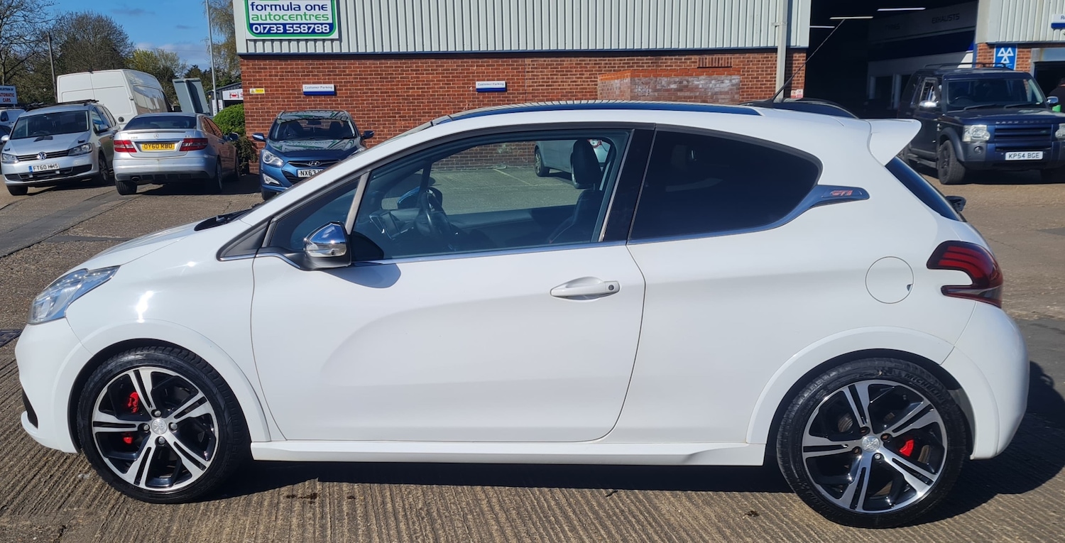Used Peugeot 208 2015 for sale - 76571418: Photo 7