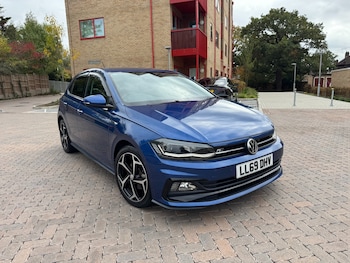 2019 (69) - R Line 1.5 Automatic ** ULEZ Compliant / Low Mileage 5-Door