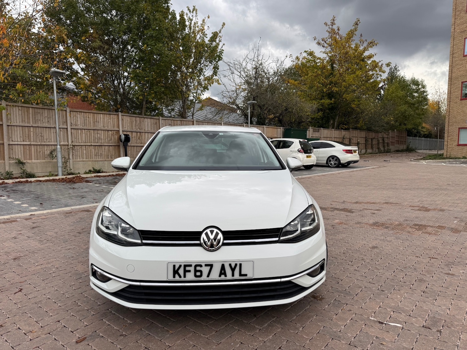 Used Volkswagen Golf 2017 for sale - 76317710: Photo 2