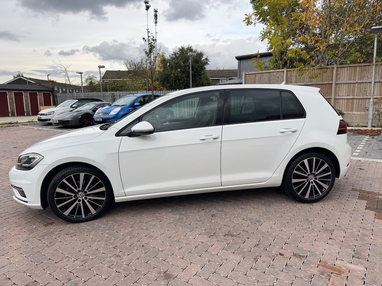 Used Volkswagen Golf 2017 for sale - 76317710: Photo 4