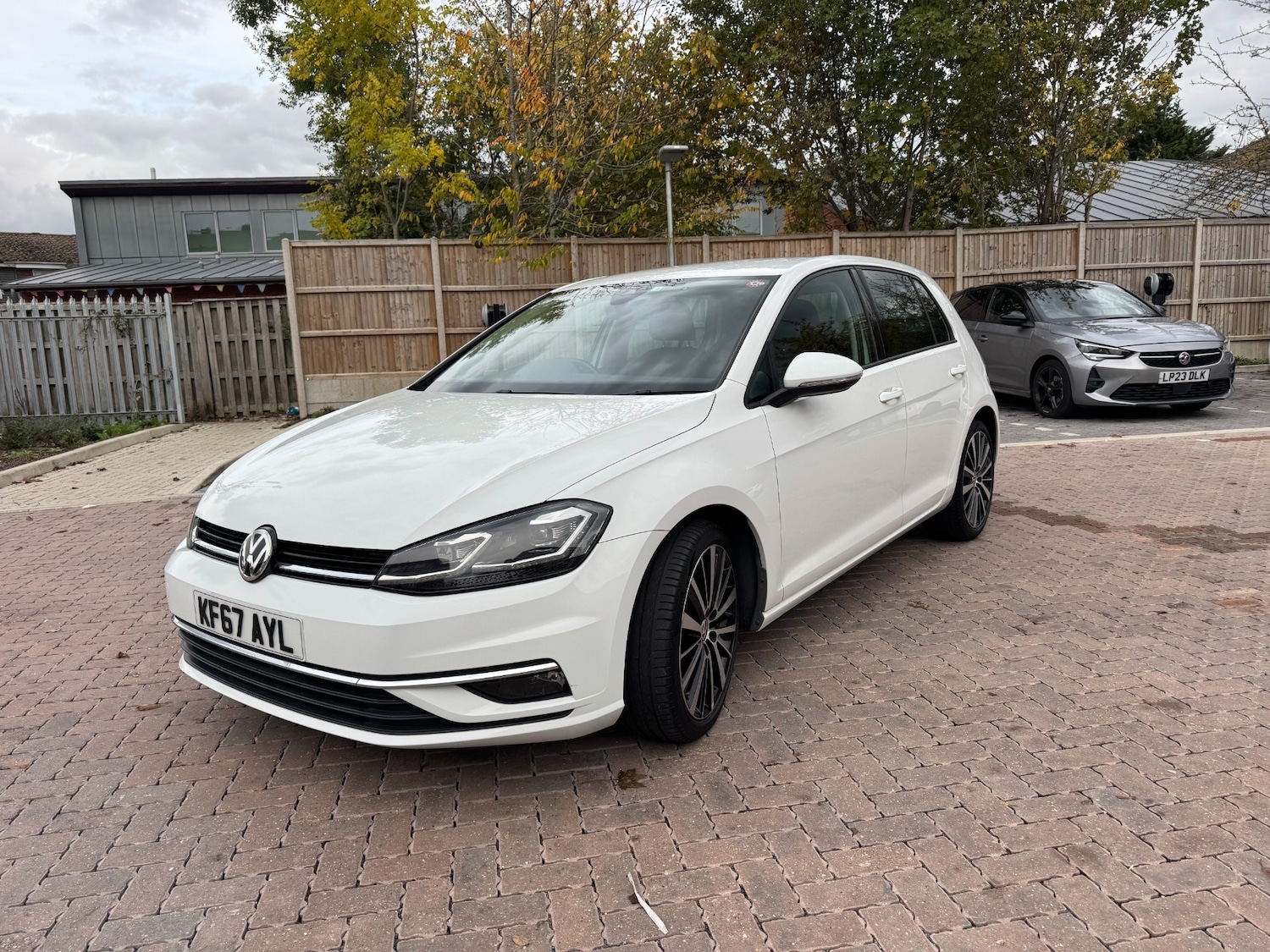 Used Volkswagen Golf 2017 for sale - 78127279: Photo 3