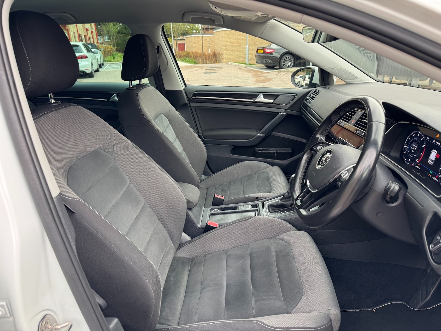 Used Volkswagen Golf 2017 for sale - 78127279: Photo 9