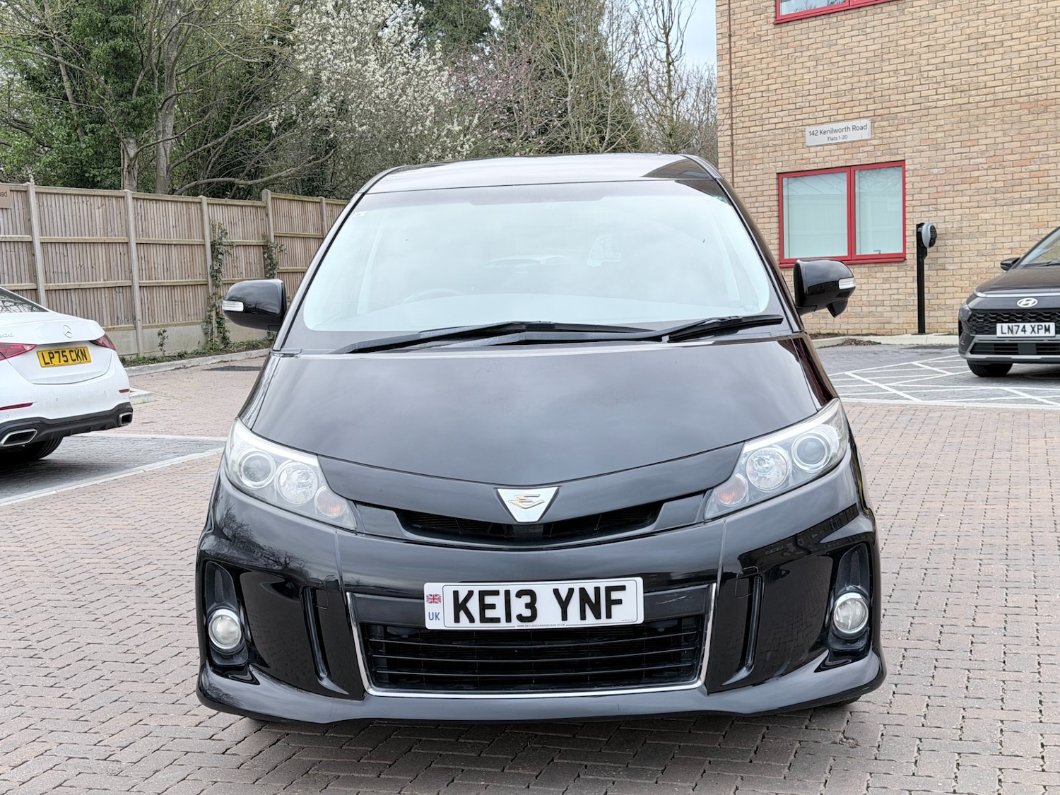 Used Toyota Estima 2013 for sale - 78066809: Photo 2