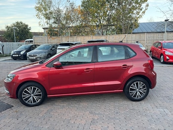 Used Volkswagen Polo 2016 for sale - 76418039: Photo