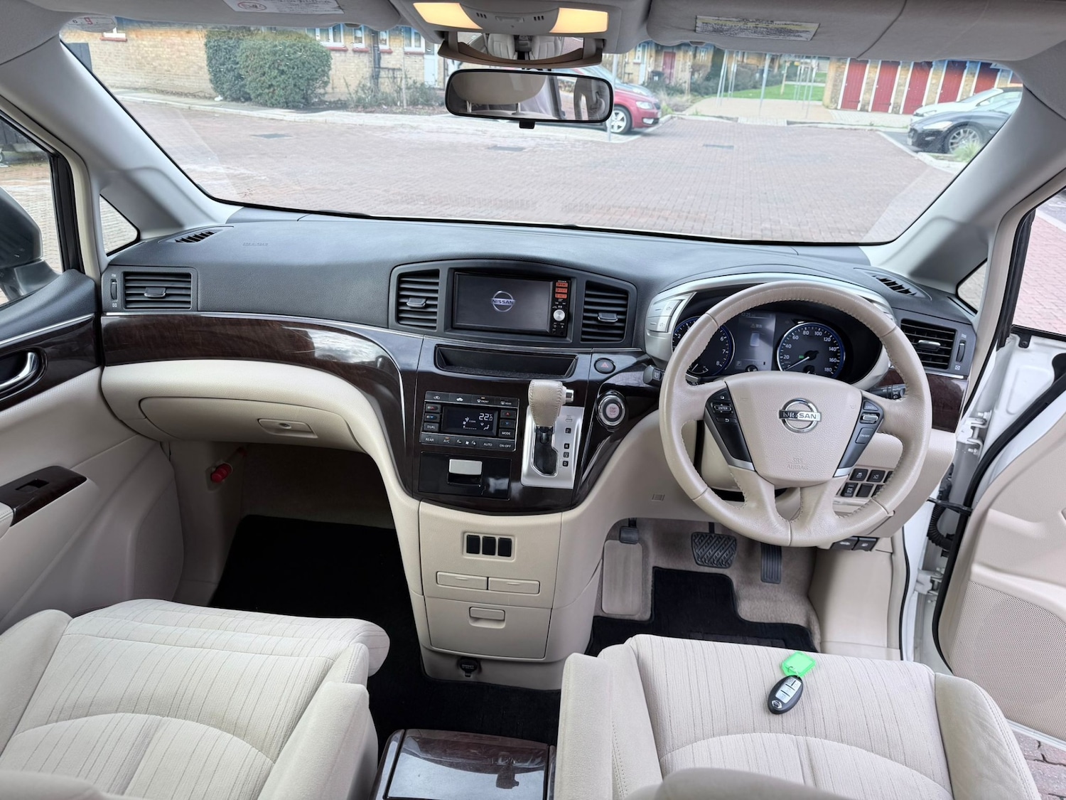 Used Nissan Elgrand 2016 for sale - 78066825: Photo 9