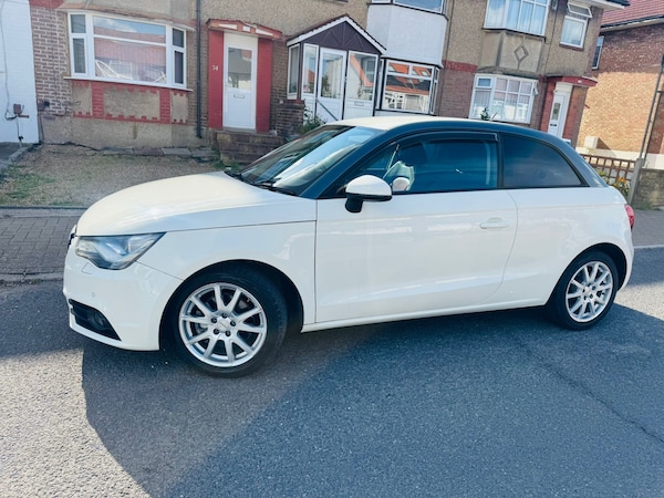 Used Audi A1 2011 for sale - 76126527: Photo 4