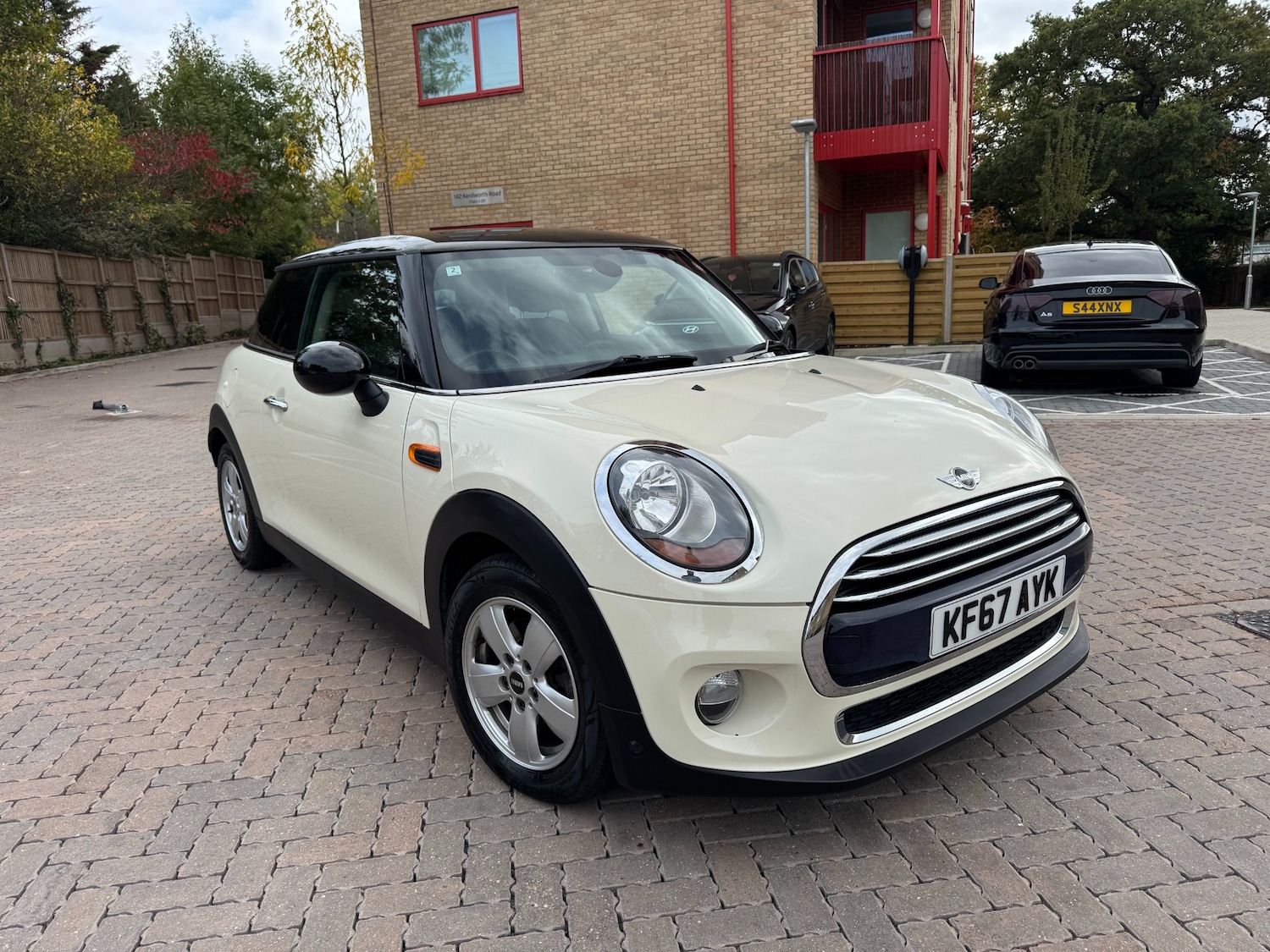 Used MINI Cooper 2018 for sale - 76655629: Photo 1