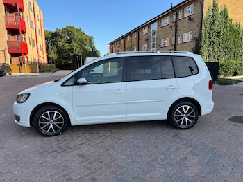 Used Volkswagen Touran 2016 for sale - 75567362: Photo