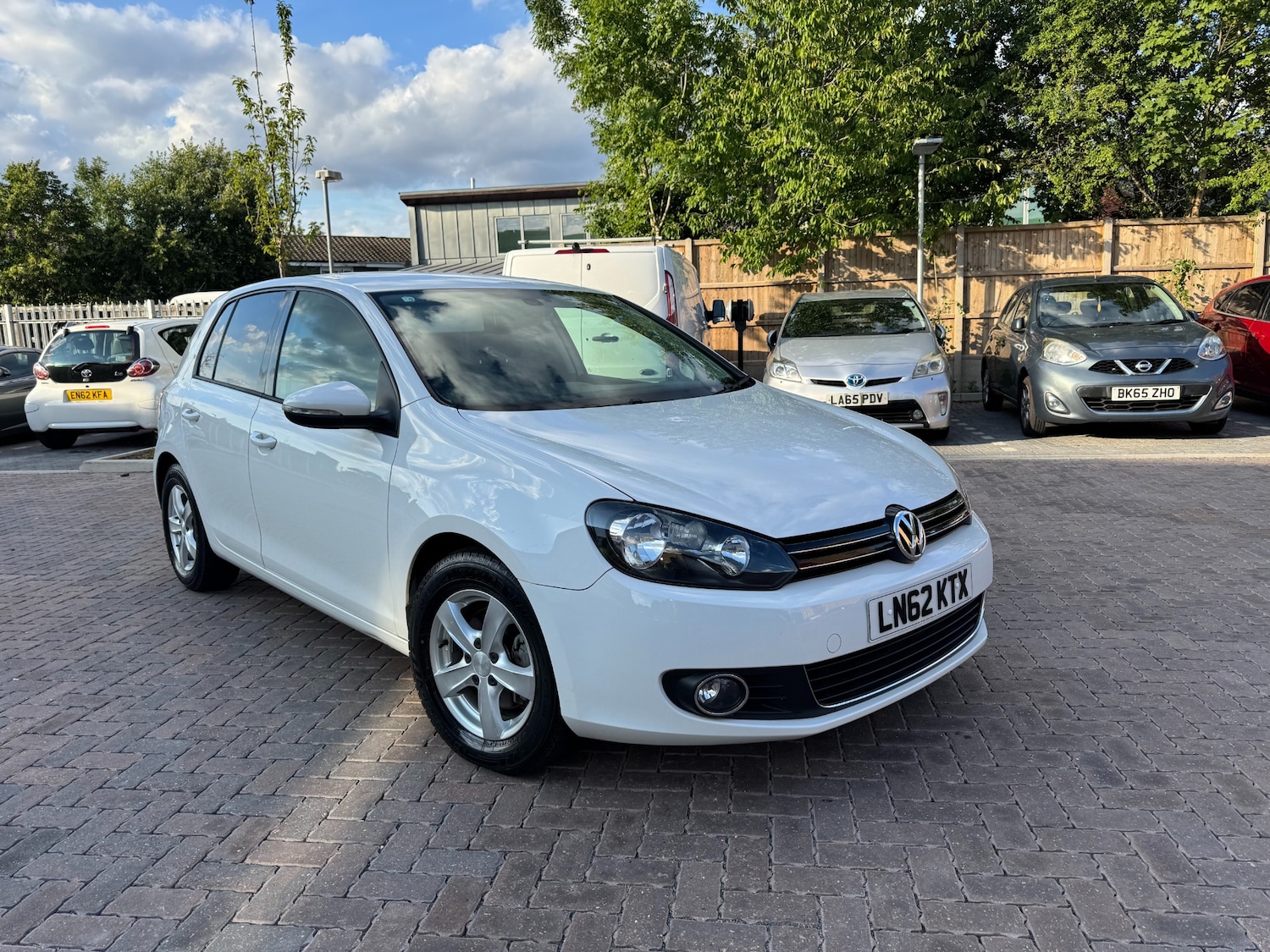 Used Volkswagen Golf 2024 for sale - 76114069: Photo 1