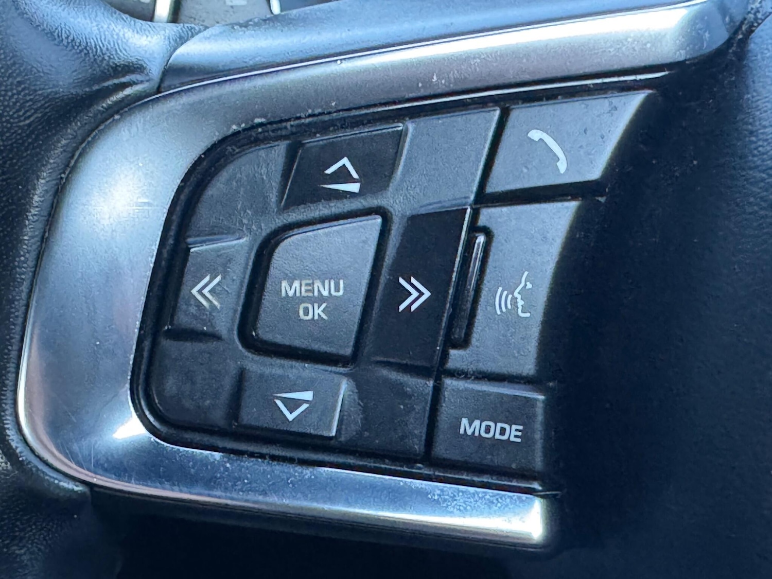 Used Jaguar XE 2017 for sale - 77625599: Photo 16