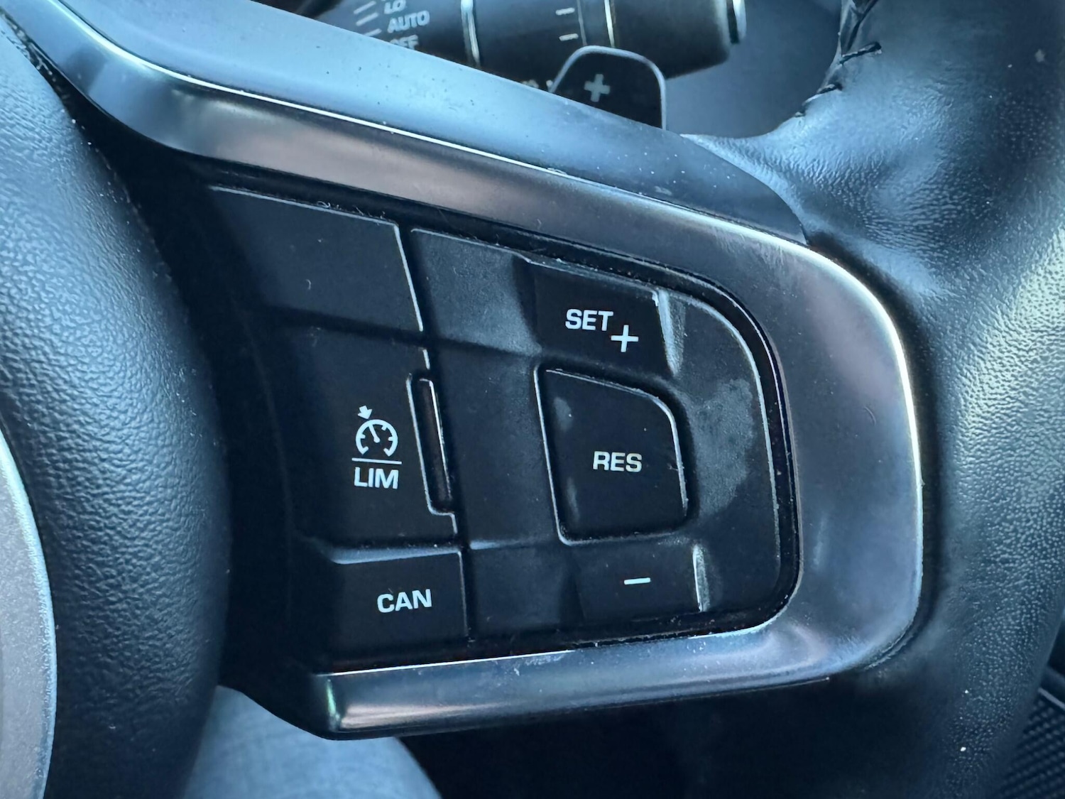 Used Jaguar XE 2017 for sale - 77625599: Photo 17