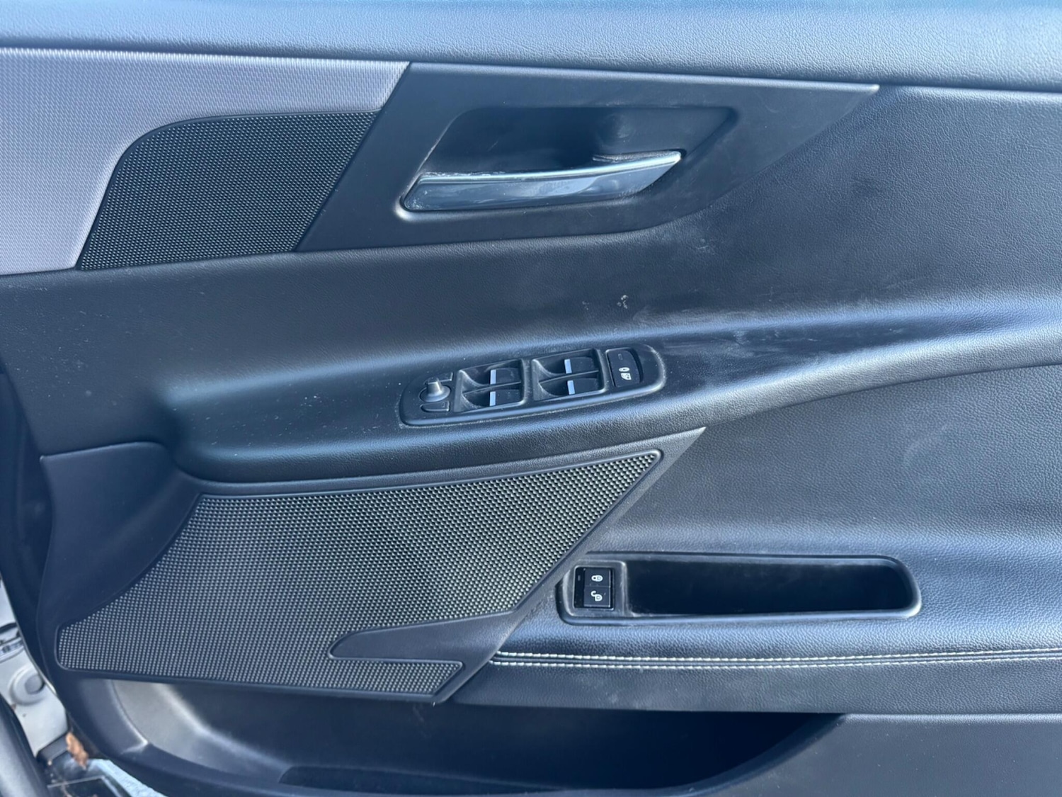 Used Jaguar XE 2017 for sale - 77625599: Photo 20