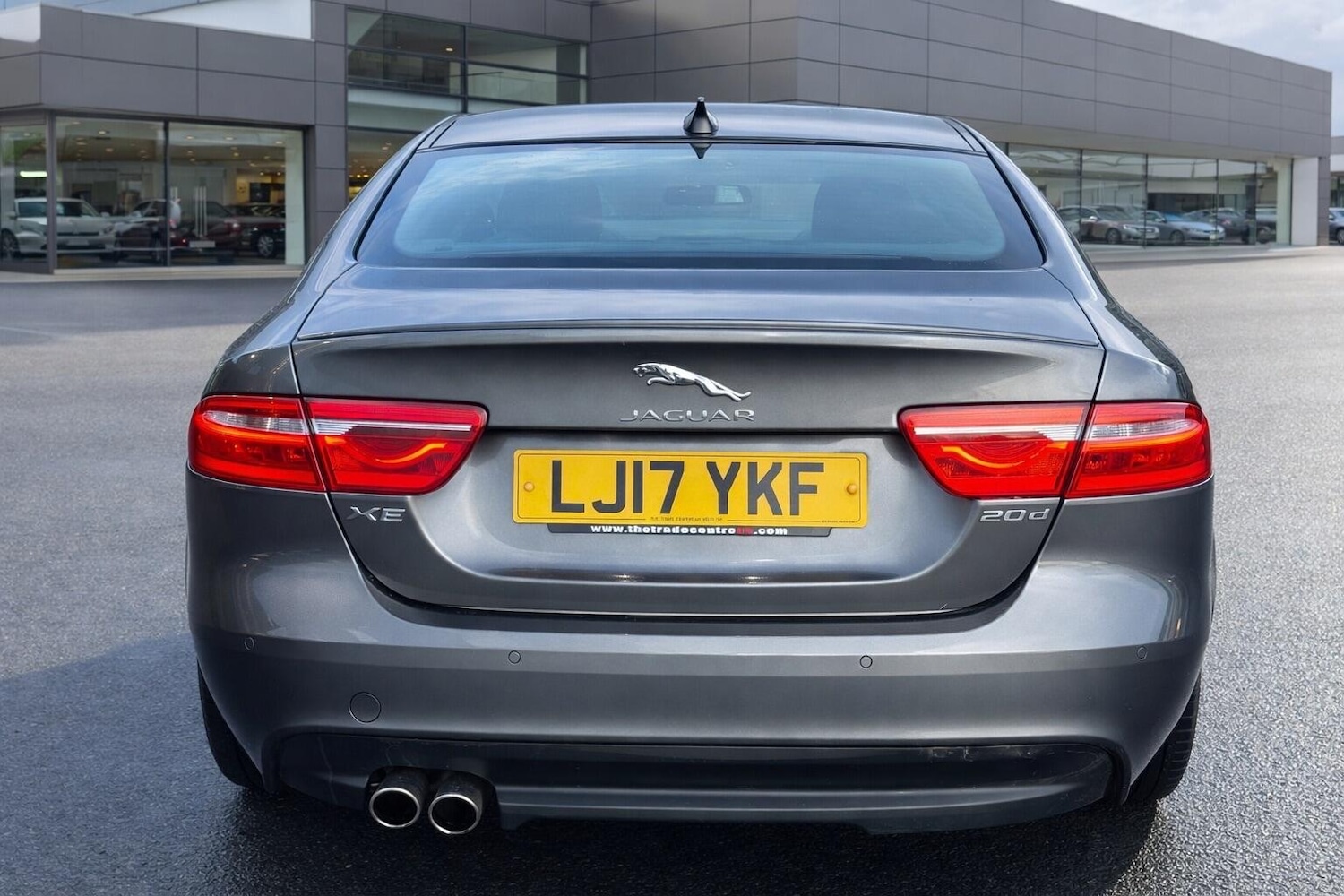 Used Jaguar XE 2017 for sale - 77625599: Photo 4