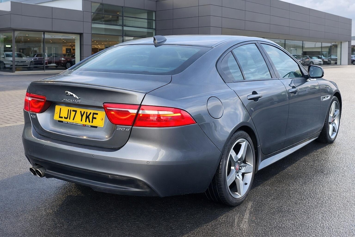 Used Jaguar XE 2017 for sale - 77625599: Photo 5