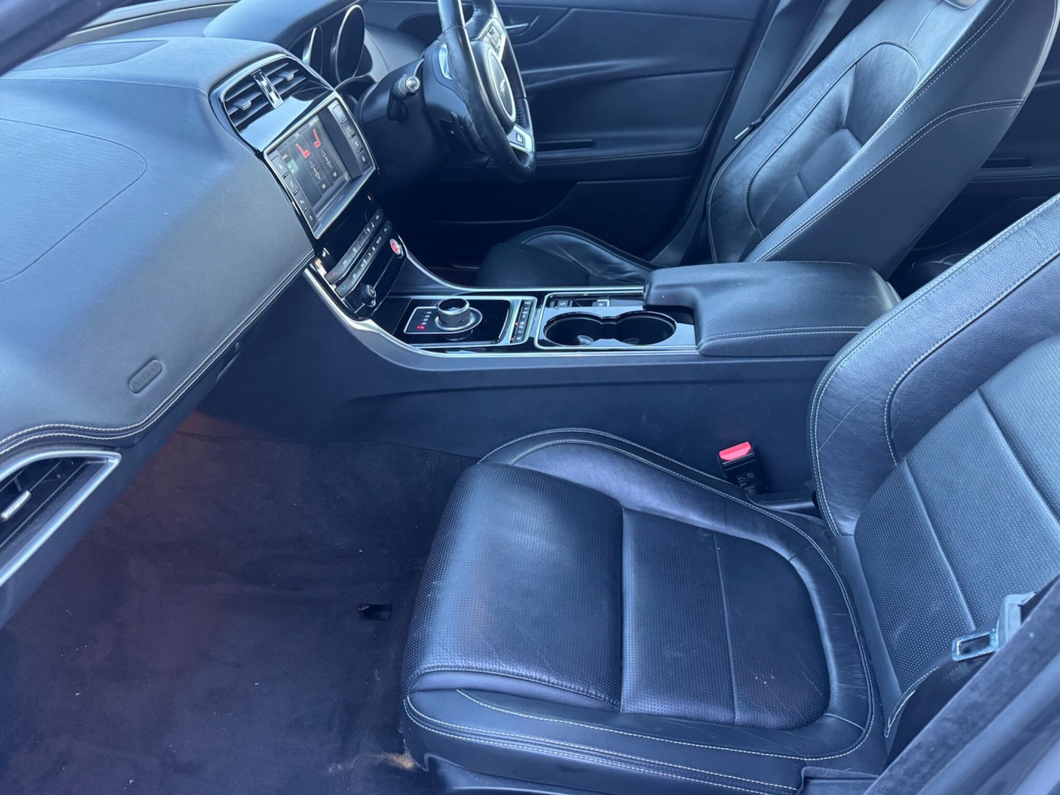 Used Jaguar XE 2017 for sale - 77625599: Photo 9