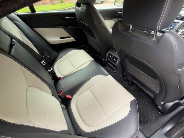 Used Jaguar XE 2016 for sale - 76307600: Photo 10