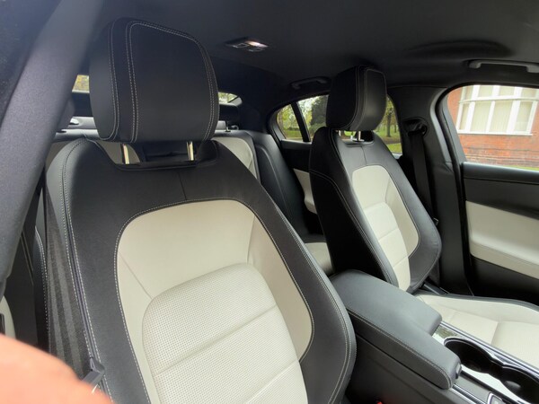 Used Jaguar XE 2016 for sale - 76307600: Photo 11