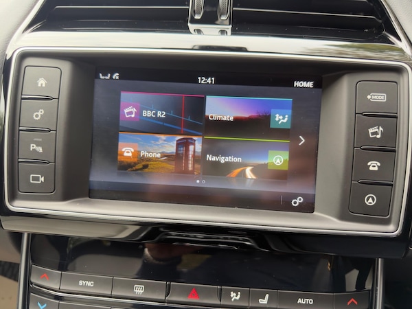 Used Jaguar XE 2016 for sale - 76307600: Photo 24