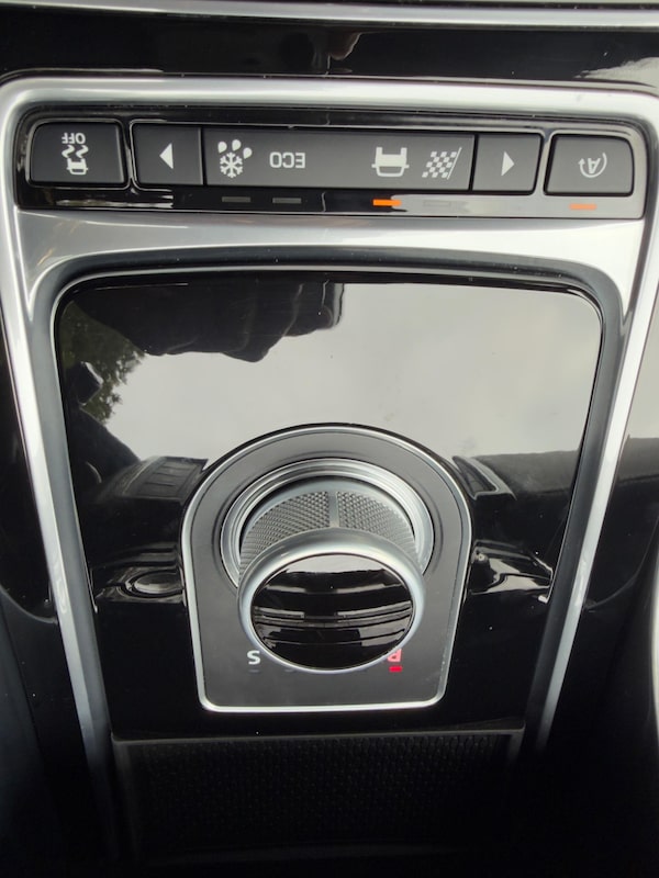 Used Jaguar XE 2016 for sale - 76307600: Photo 29