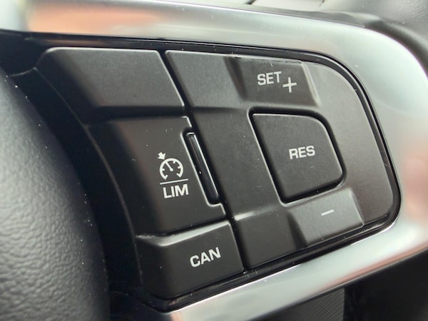 Used Jaguar XE 2016 for sale - 76307600: Photo 31