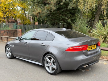 Used Jaguar XE 2016 for sale - 76307600: Photo 3