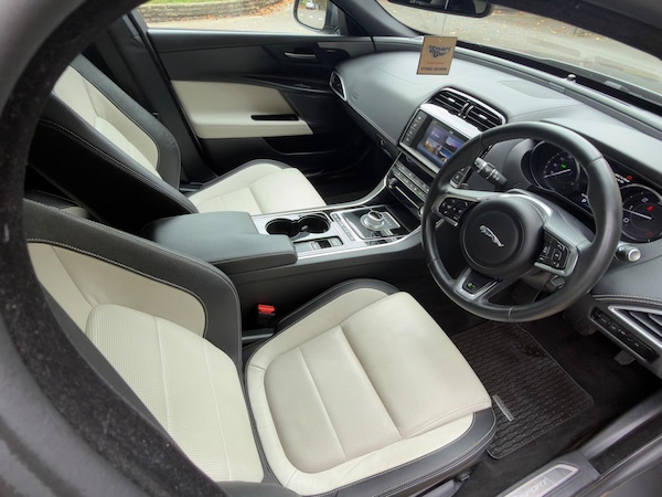Used Jaguar XE 2016 for sale - 76307600: Photo 9