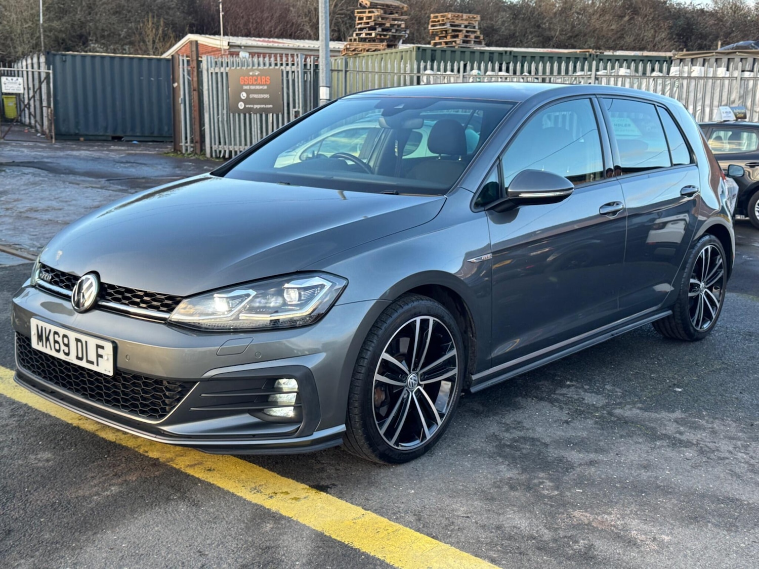Used Volkswagen Golf 2019 for sale - 77131375: Photo 1