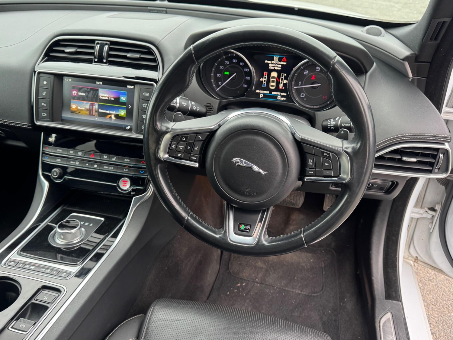 Used Jaguar XE 2016 for sale - 77484330: Photo 10