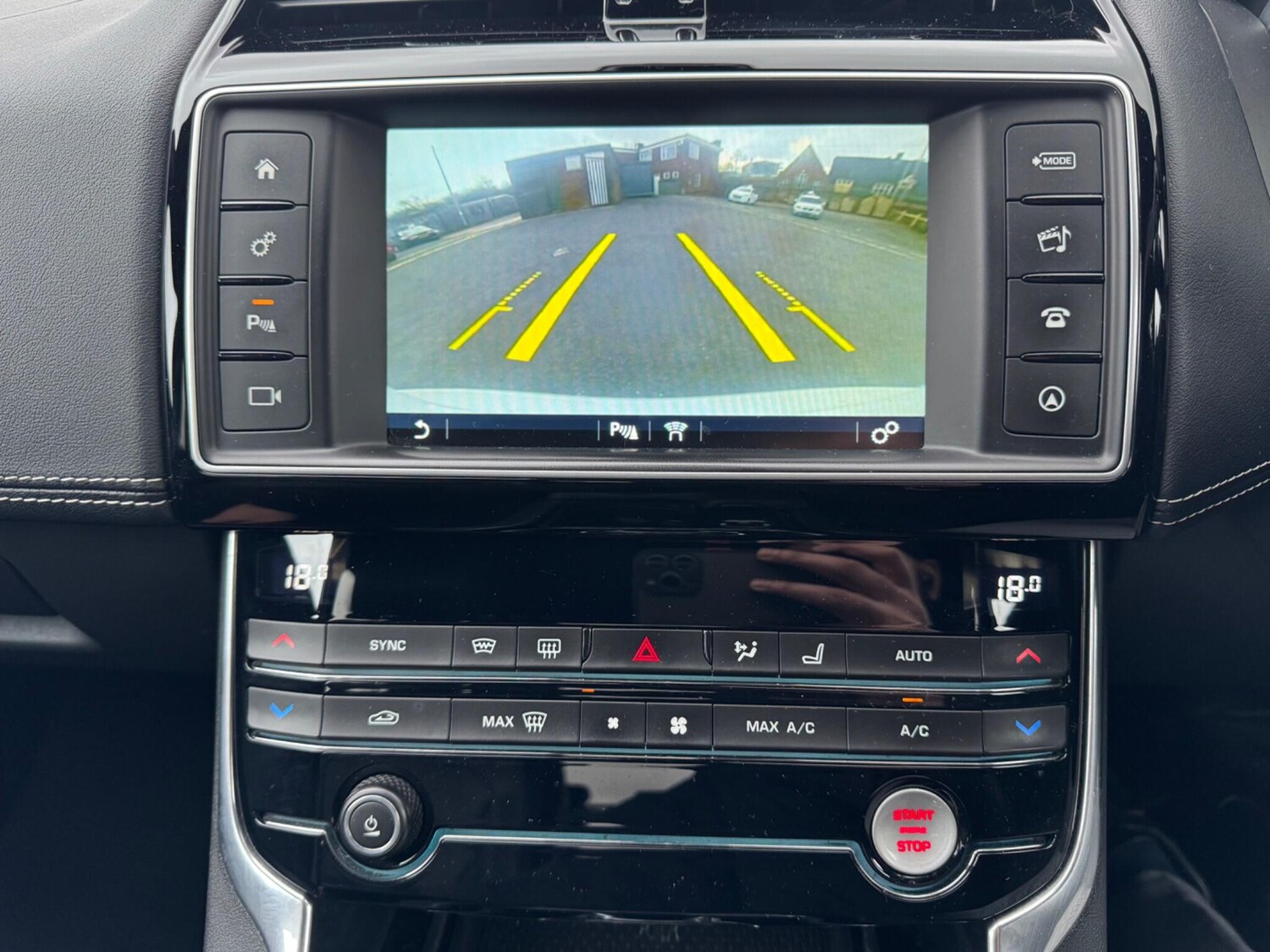 Used Jaguar XE 2016 for sale - 77484330: Photo 15