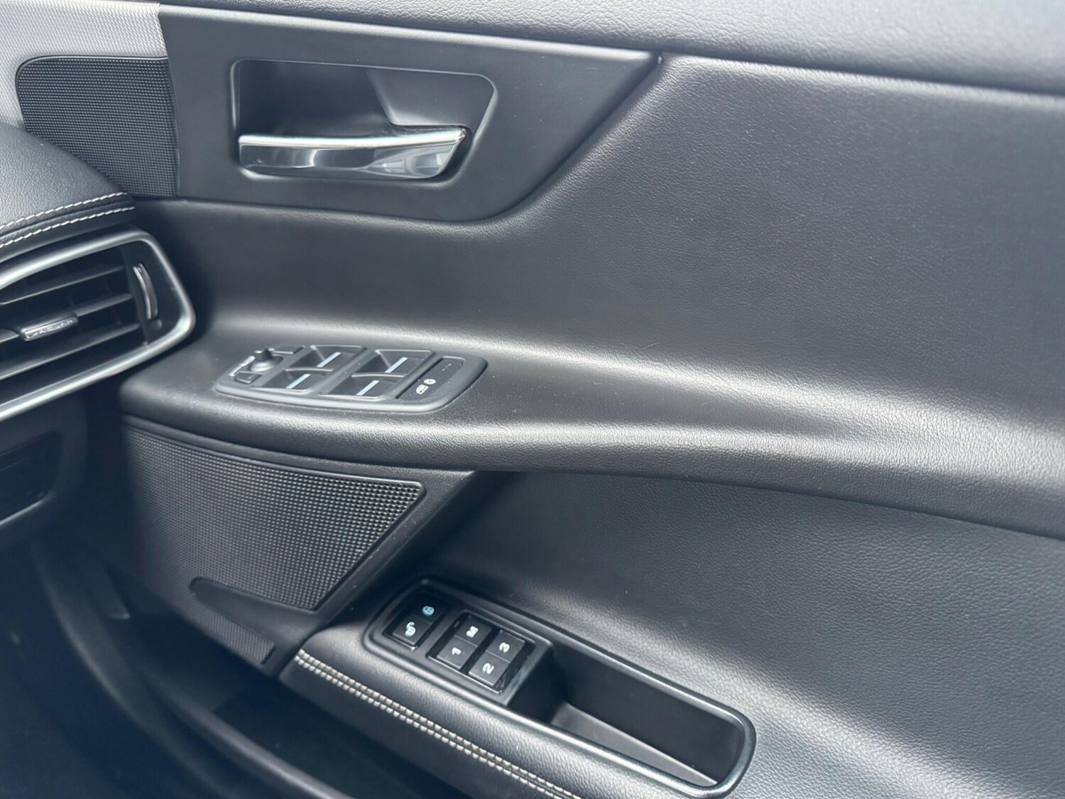 Used Jaguar XE 2016 for sale - 77484330: Photo 19