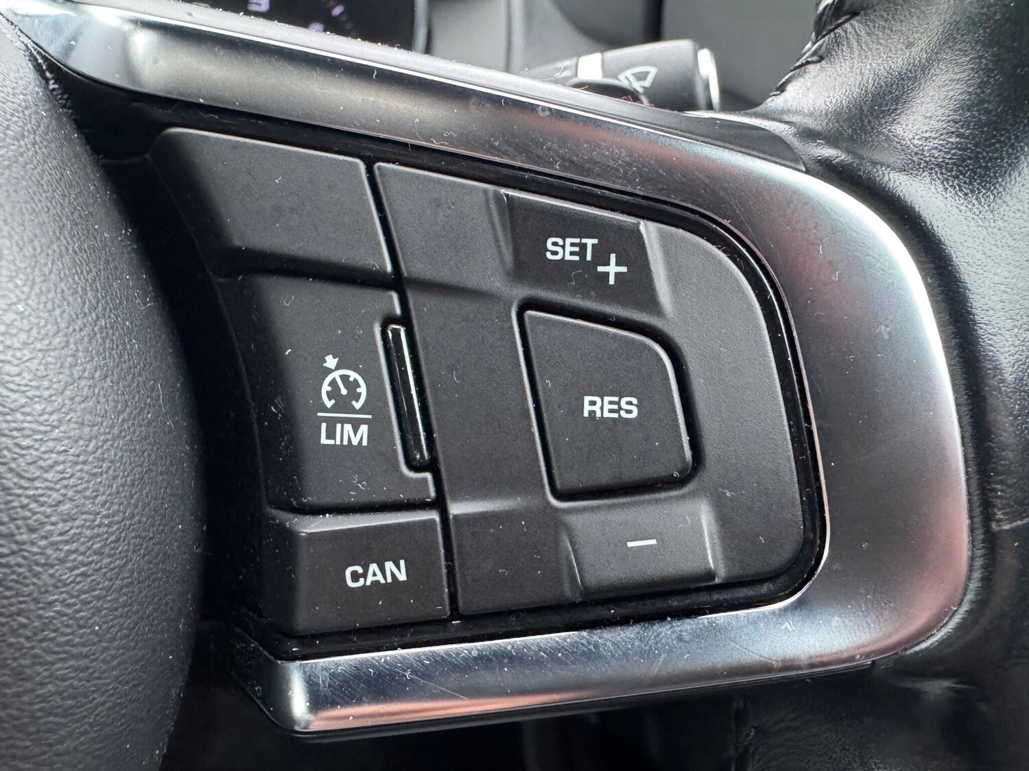 Used Jaguar XE 2016 for sale - 77484330: Photo 23