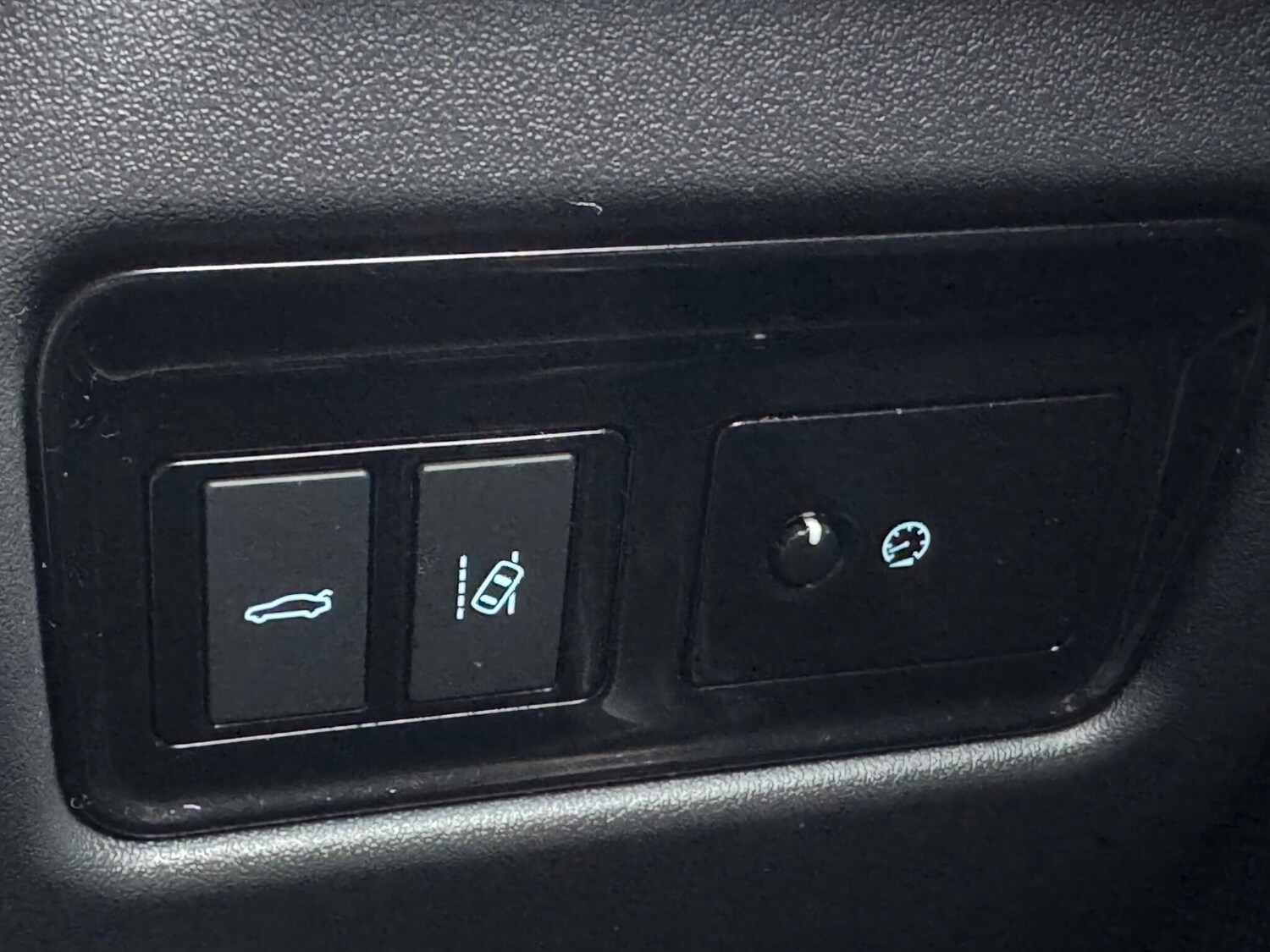 Used Jaguar XE 2016 for sale - 77484330: Photo 24