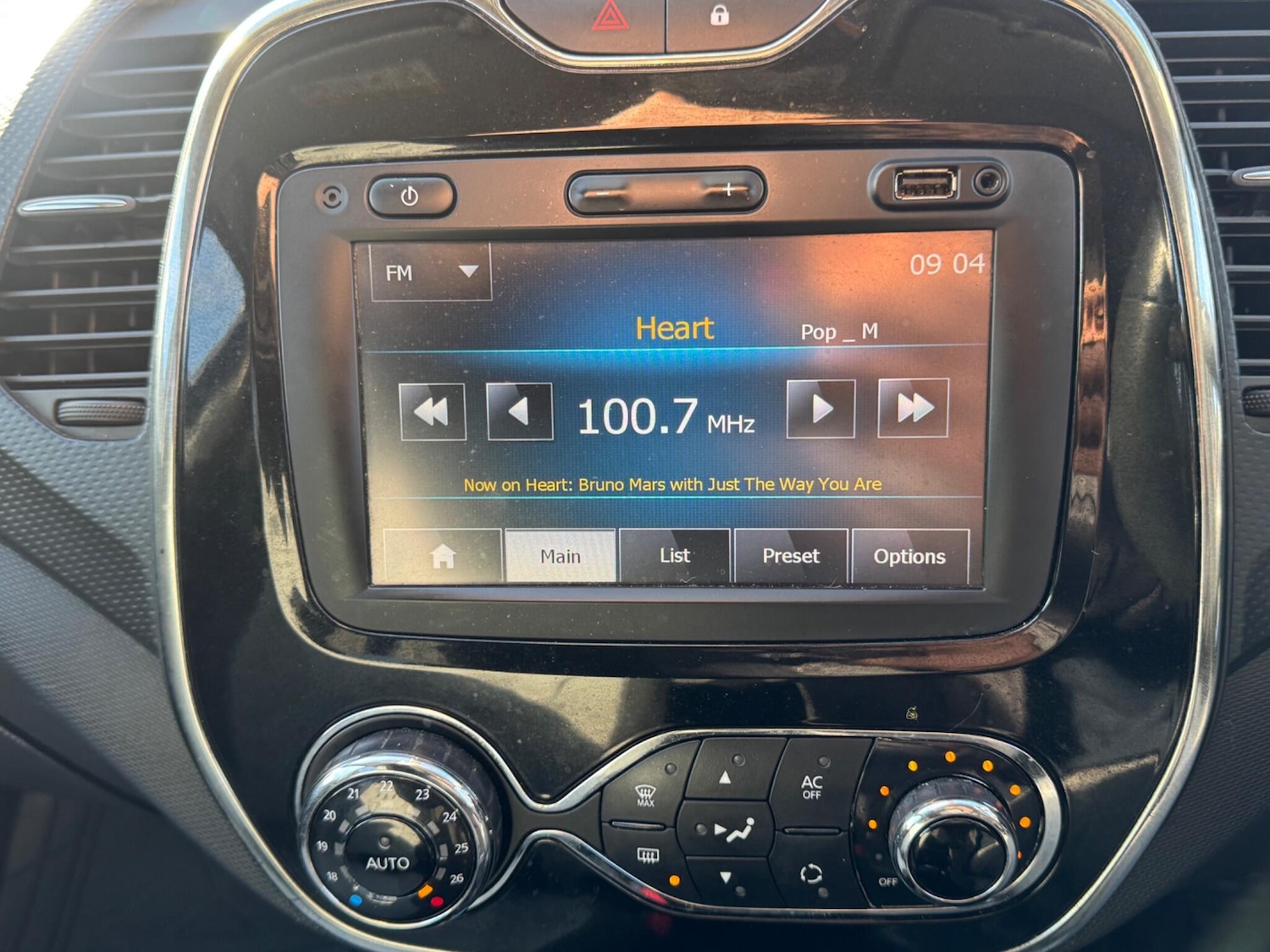 Used Renault Captur for sale - 77823631: Photo 15