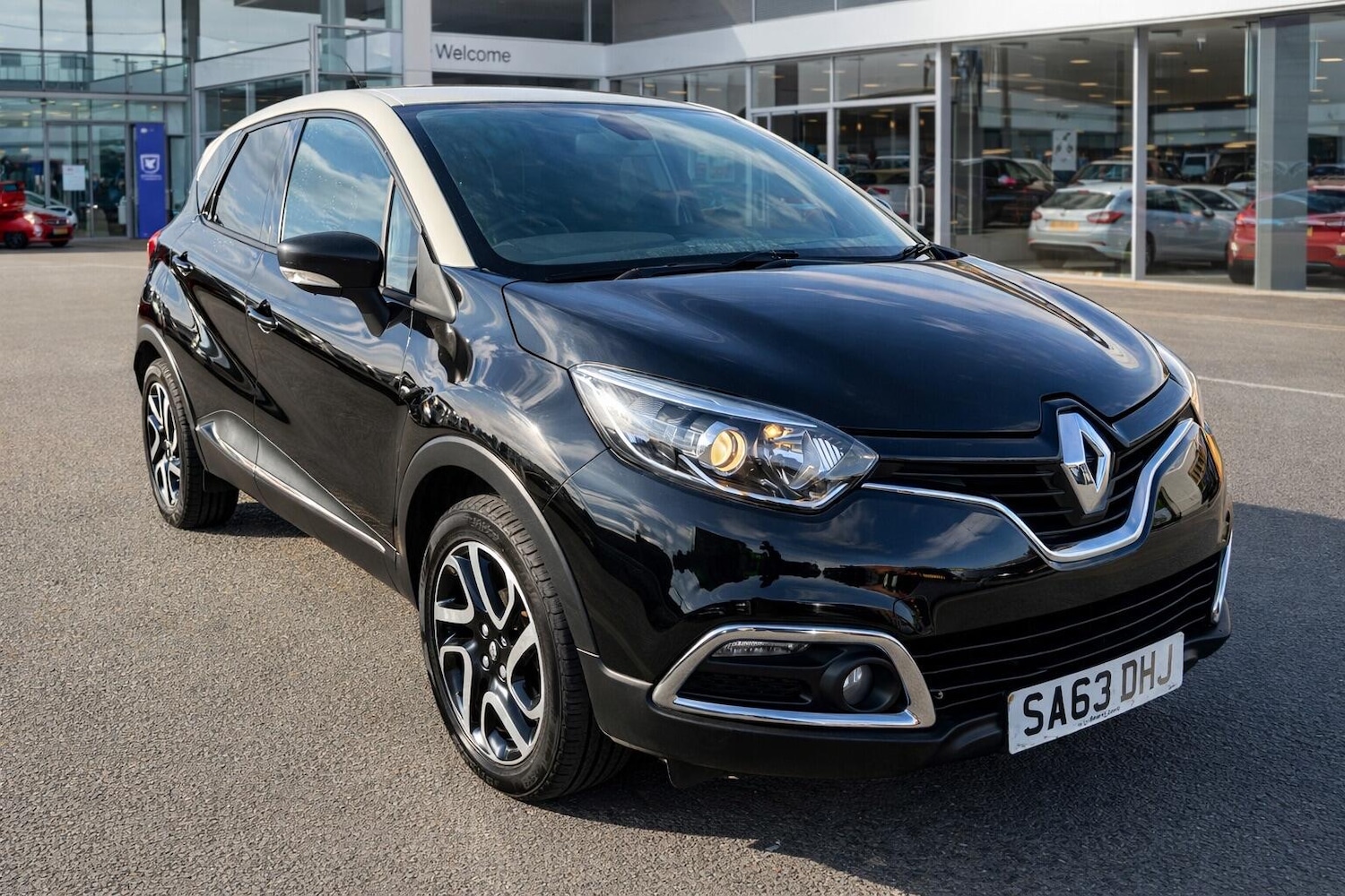 Used Renault Captur for sale - 77823631: Photo 3