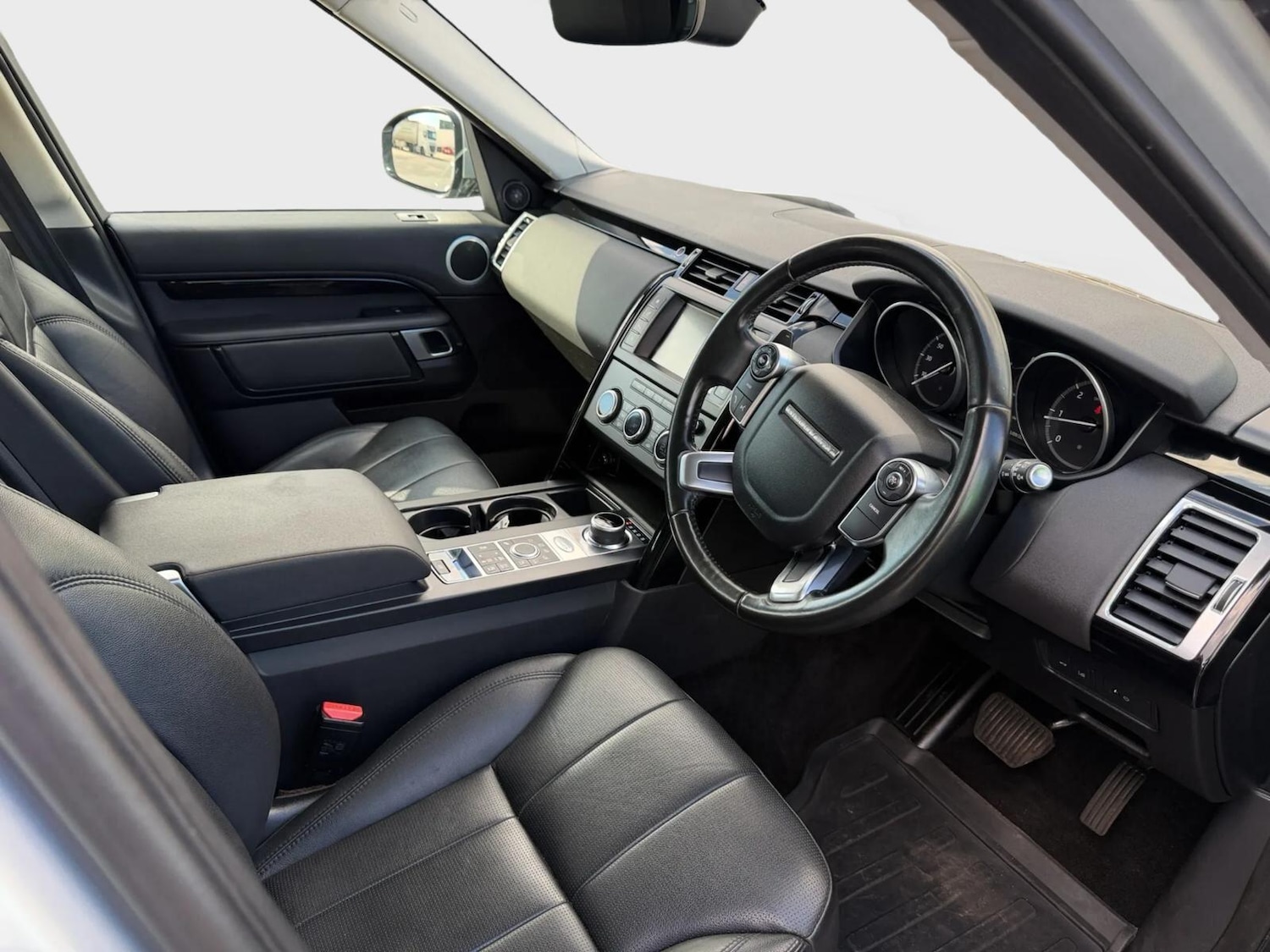 Used Land Rover Discovery 2017 for sale - 76832928: Photo 11