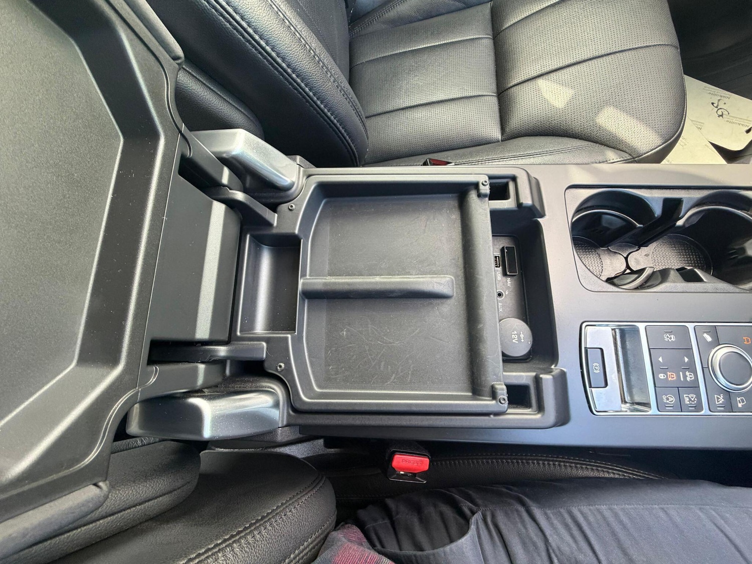 Used Land Rover Discovery 2017 for sale - 76832928: Photo 26