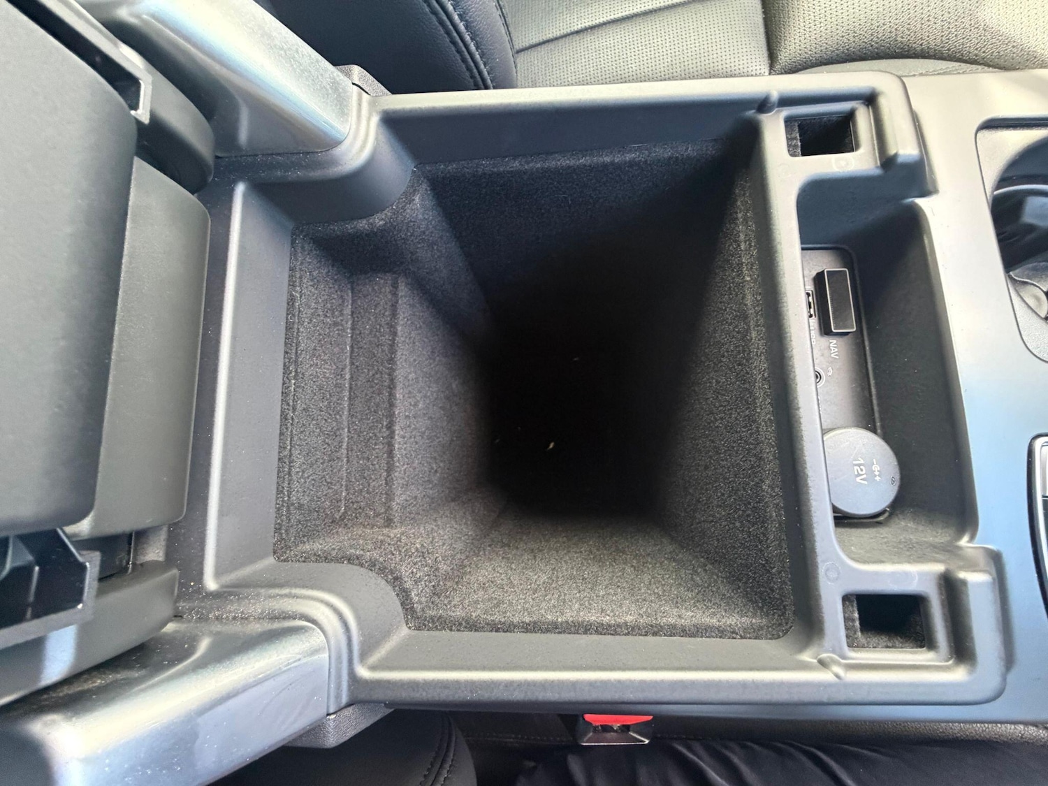 Used Land Rover Discovery 2017 for sale - 76832928: Photo 27