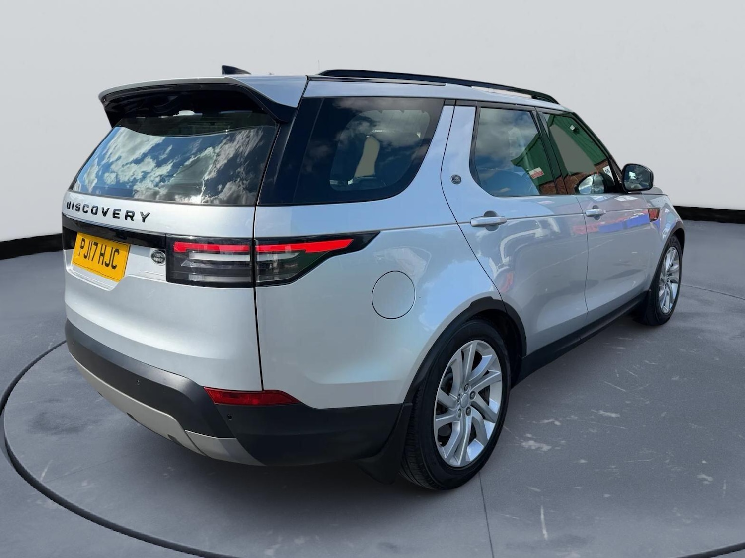 Used Land Rover Discovery 2017 for sale - 76832928: Photo 4