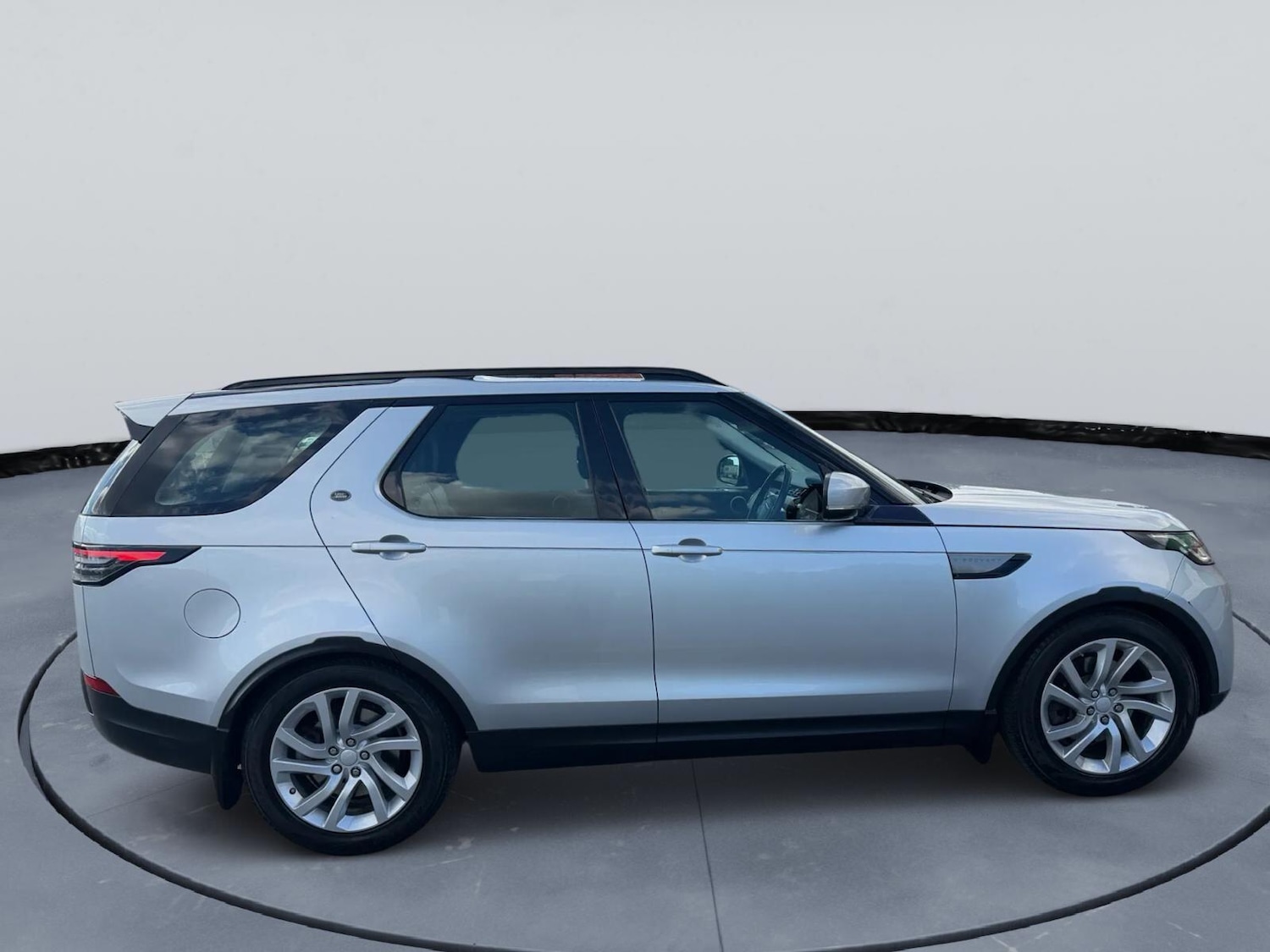 Used Land Rover Discovery 2017 for sale - 76832928: Photo 7