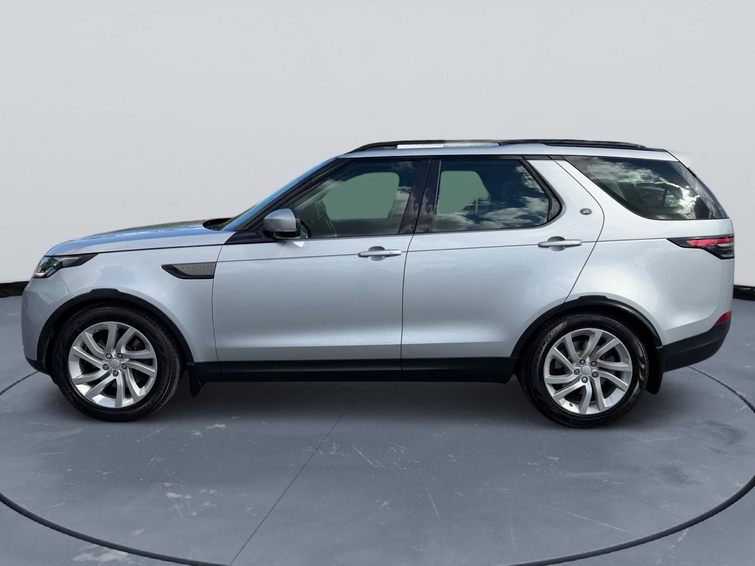 Used Land Rover Discovery 2017 for sale - 76832928: Photo 8