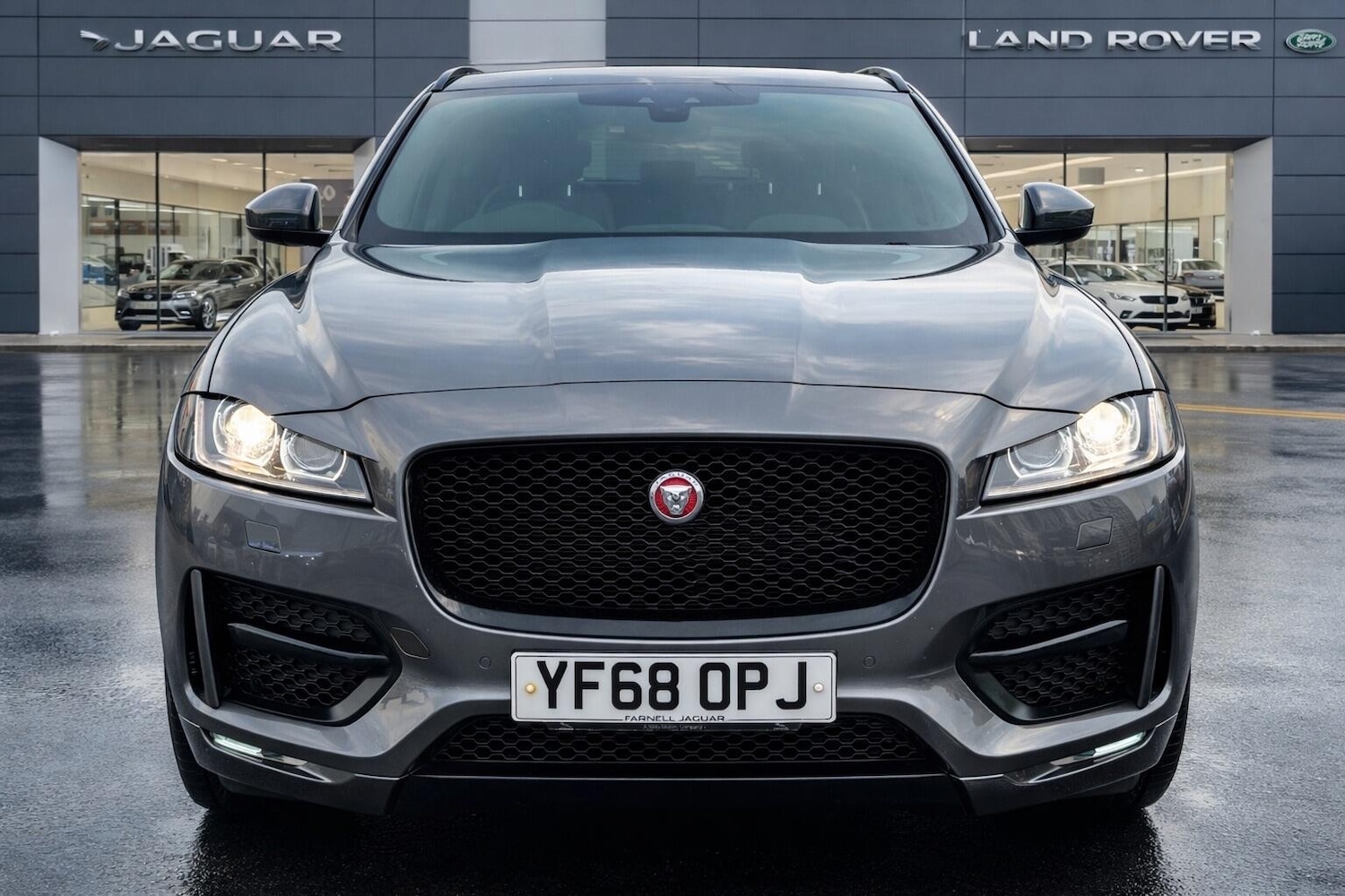 Used Jaguar F-Pace 2018 for sale - 77400736: Photo 2