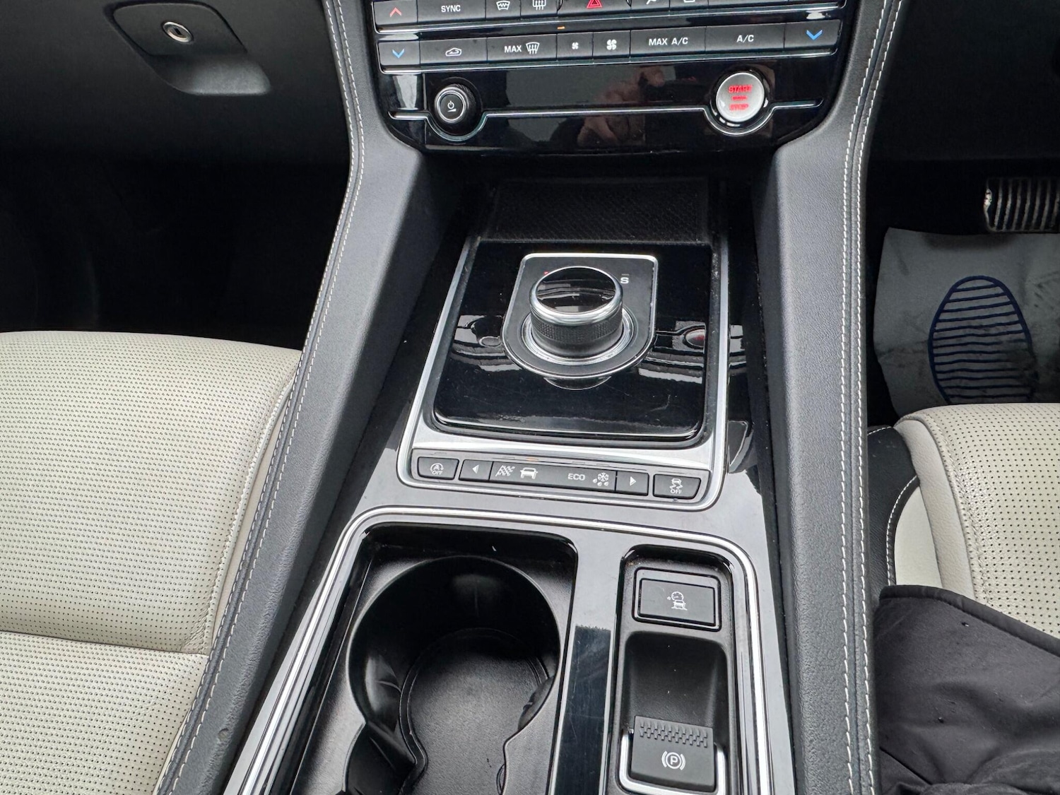 Used Jaguar F-Pace 2018 for sale - 77400736: Photo 21